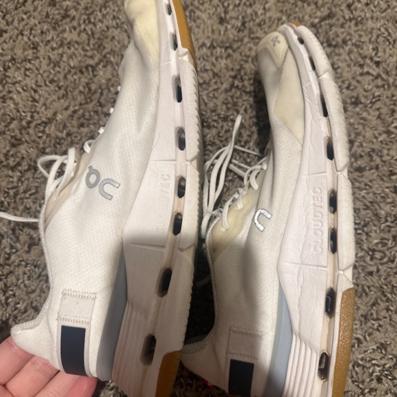 On cloud sneakers - Picture 4 of 4